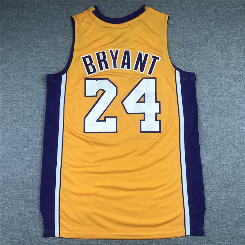 Kobe Bryant Los Angeles Lakers. Retro Edition 2006-07